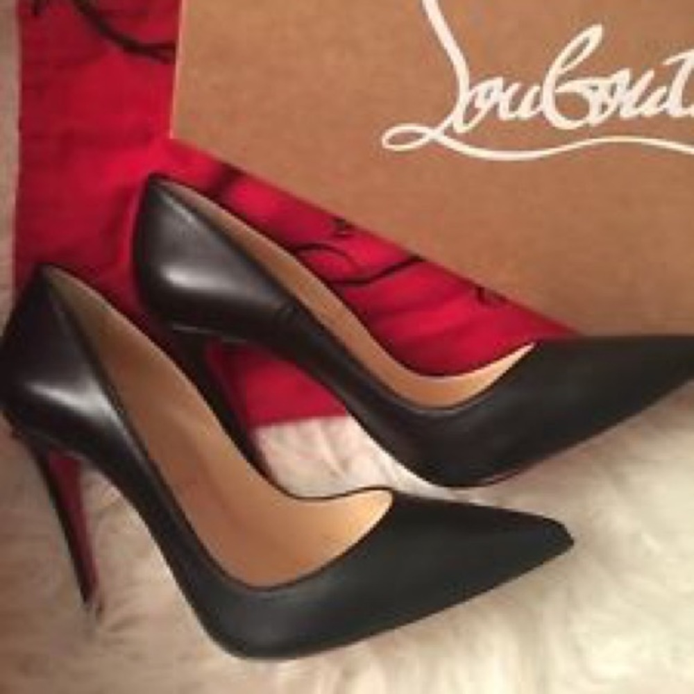 Christian Louboutin “So Kate” Size 37